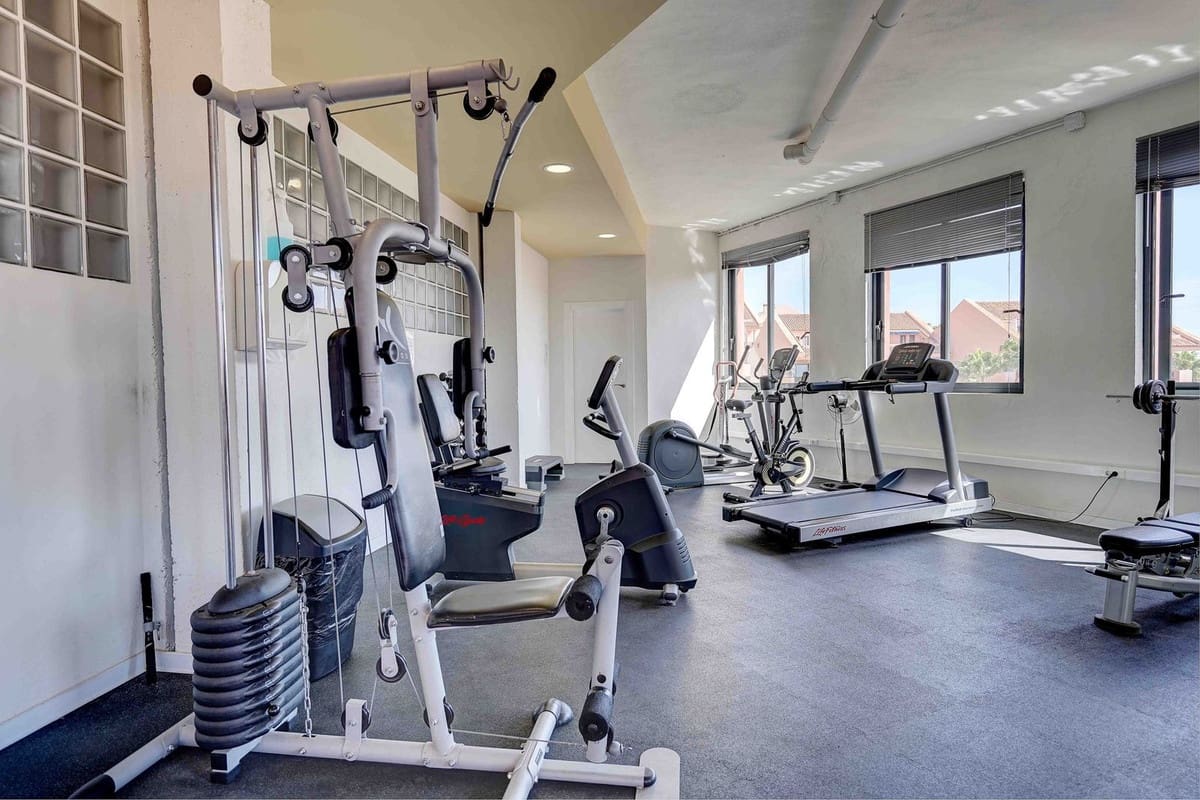 2 bedroom Penthouse for sale in Calahonda with pool garage - € 699,995 (Ref: 10095333)
