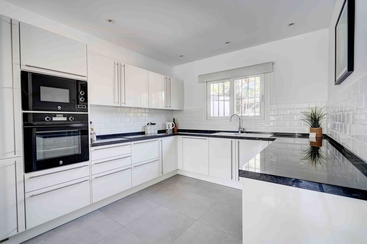 3 quarto Casa em Banda para venda em Calahonda com piscina garagem - 549 995 € (Ref: 10100988)