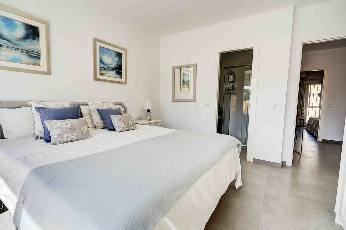 3 quarto Casa em Banda para venda em Calahonda com piscina garagem - 549 995 € (Ref: 10100988)