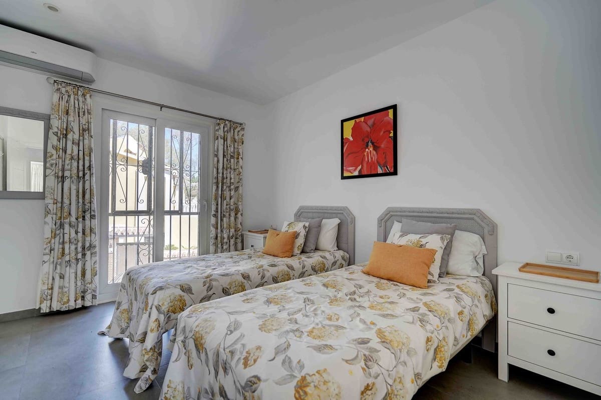 3 quarto Casa em Banda para venda em Calahonda com piscina garagem - 549 995 € (Ref: 10100988)