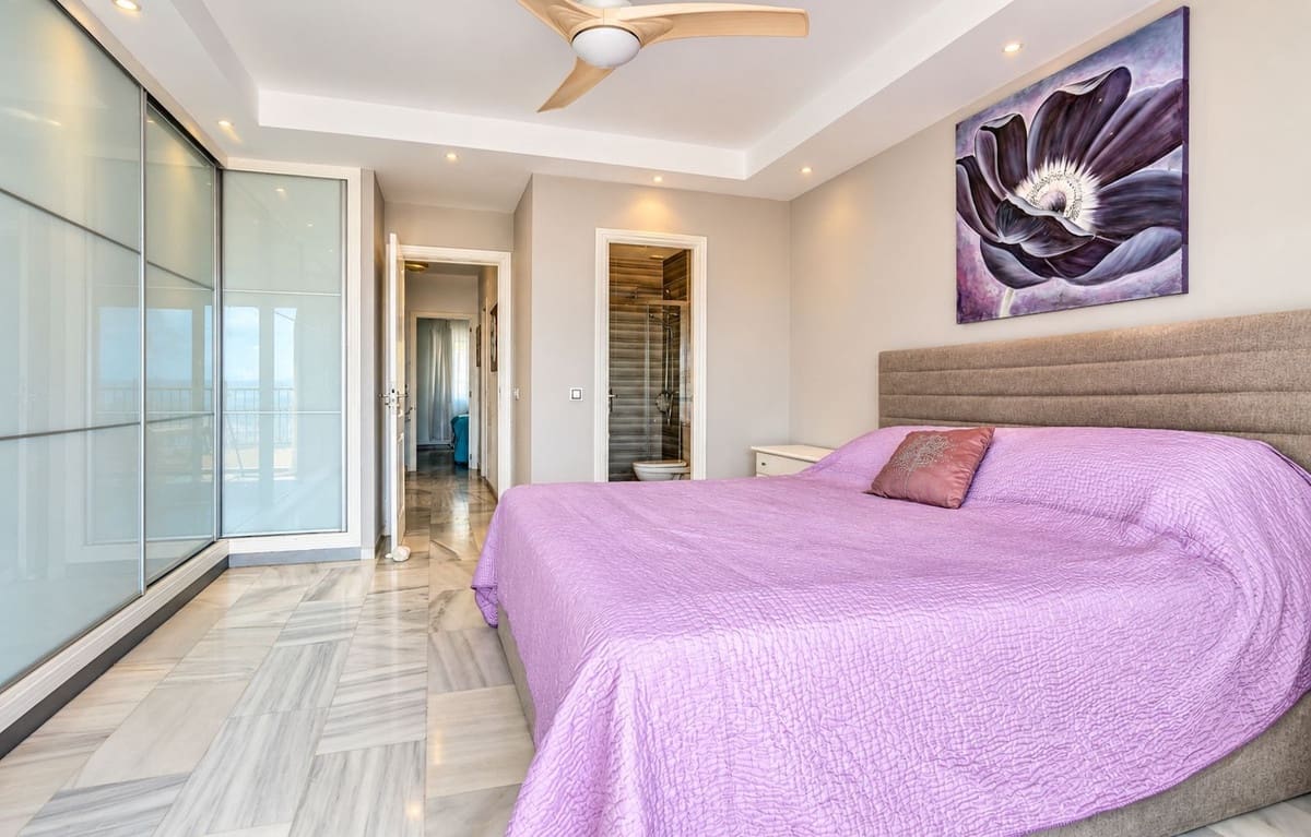 Casa de 2 habitaciones en Calahonda en venta con piscina garaje - 775.000 € (Ref: 10130181)