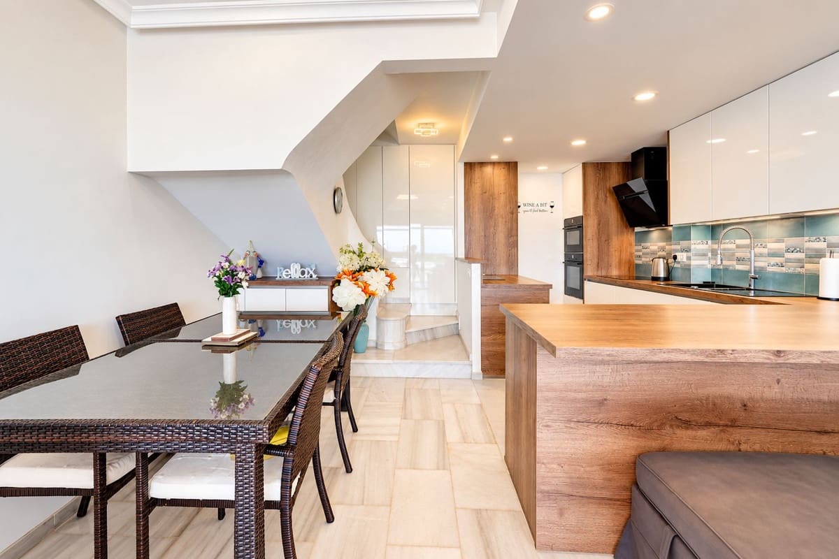 Casa de 2 habitaciones en Calahonda en venta con piscina garaje - 775.000 € (Ref: 10130181)
