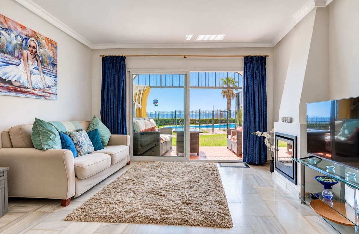 Casa de 2 habitaciones en Calahonda en venta con piscina garaje - 775.000 € (Ref: 10130181)