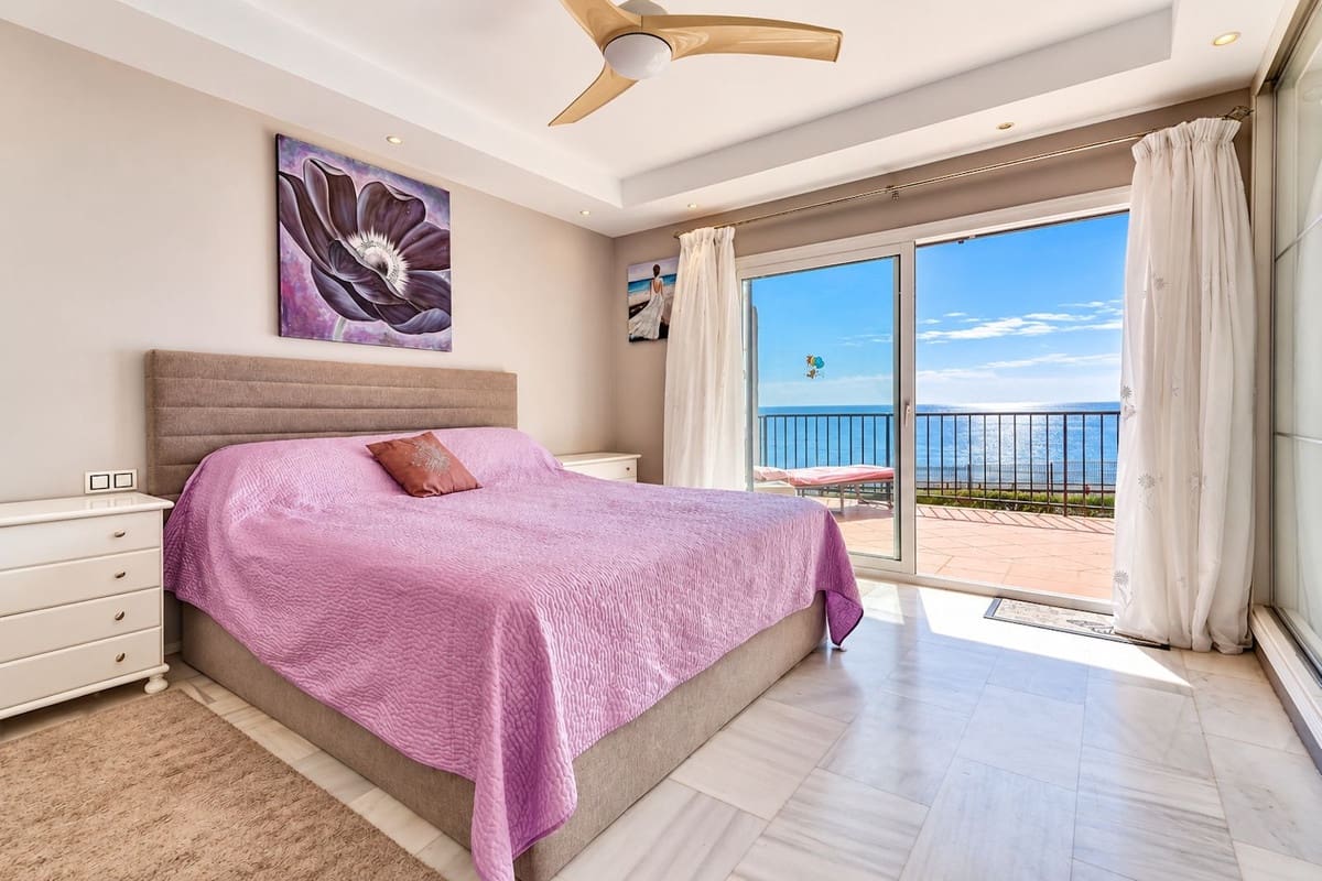 Casa de 2 habitaciones en Calahonda en venta con piscina garaje - 775.000 € (Ref: 10130181)