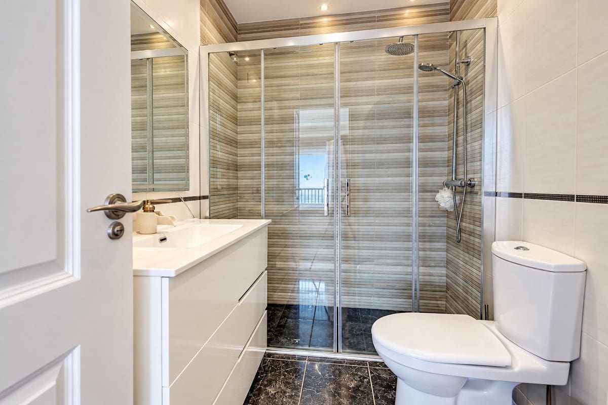 Casa de 2 habitaciones en Calahonda en venta con piscina garaje - 775.000 € (Ref: 10130181)