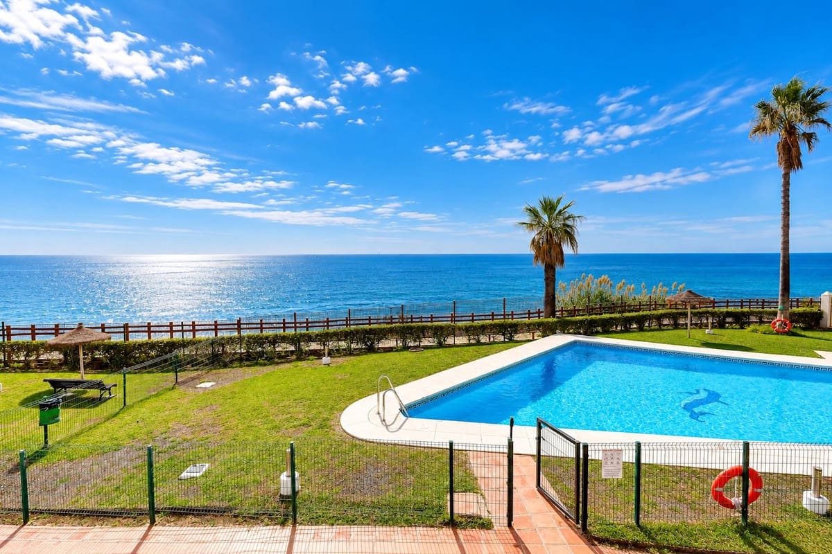 Casa de 2 habitaciones en Calahonda en venta con piscina garaje - 775.000 € (Ref: 10130181)