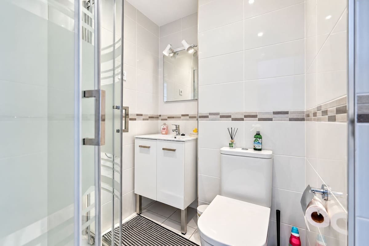 2 bedroom Penthouse for sale in Calahonda with pool - € 379,000 (Ref: 10160306)