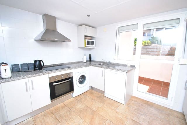 2 bedroom Penthouse for holiday rental in Calahonda, Mijas with pool garage - € 925 (Ref: 5301307)