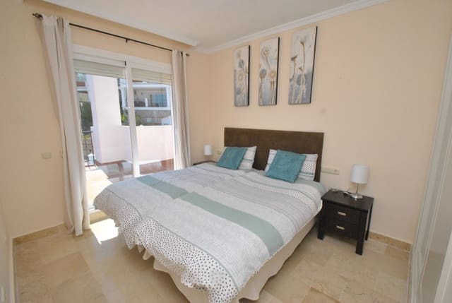 2 bedroom Penthouse for holiday rental in Calahonda, Mijas with pool garage - € 925 (Ref: 5301307)