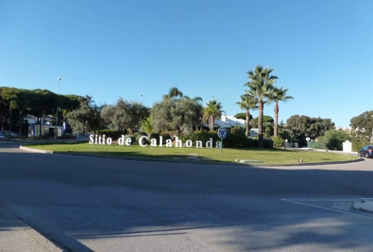 2 bedroom Penthouse for holiday rental in Calahonda with pool garage - € 925 (Ref: 5301307)