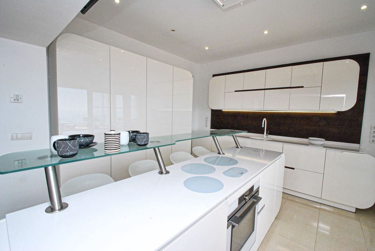 5 soverom Villa til salgs i La Cala de Mijas med svømmebasseng garasje - € 1 995 000 (Ref: 8147913)