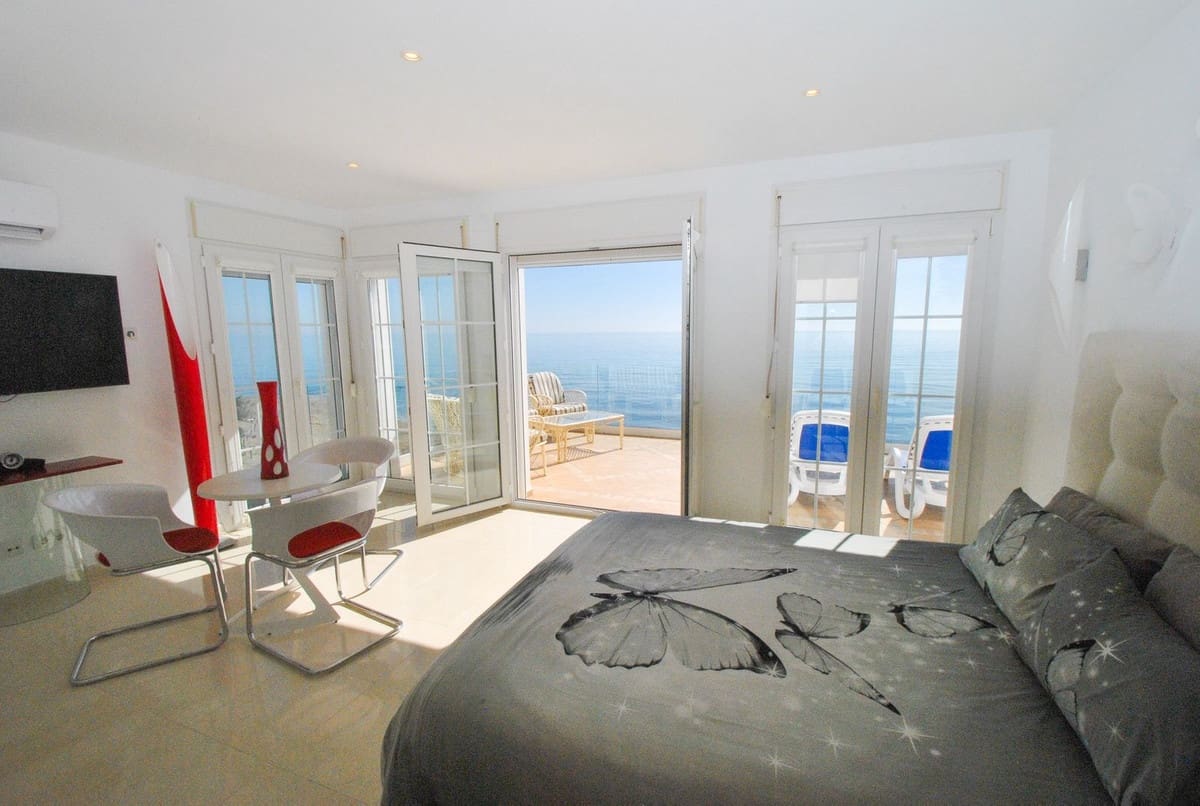 5 soverom Villa til salgs i La Cala de Mijas med svømmebasseng garasje - € 1 995 000 (Ref: 8147913)