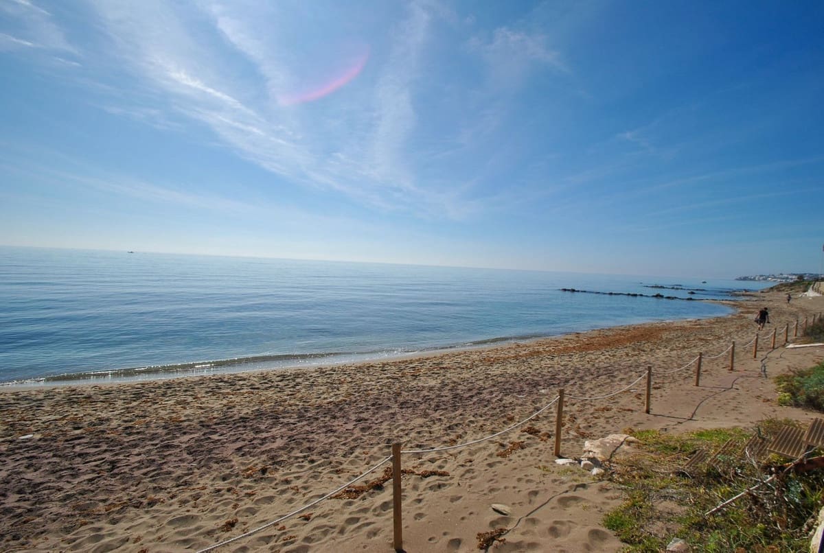 5 soverom Villa til salgs i La Cala de Mijas med svømmebasseng garasje - € 1 995 000 (Ref: 8147913)