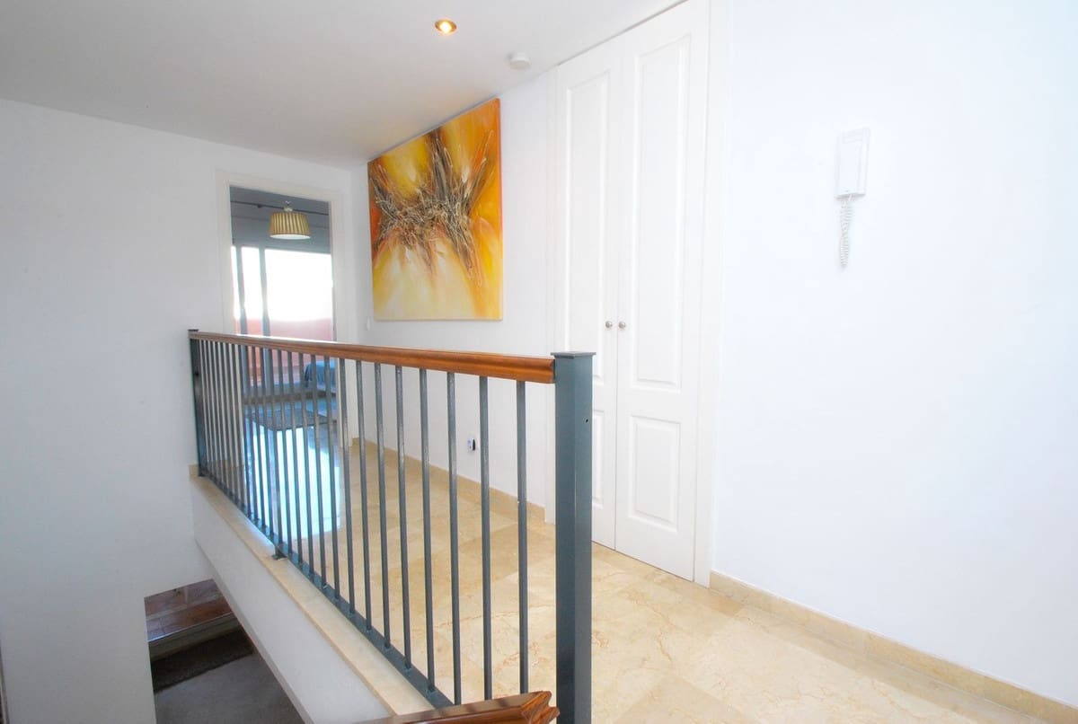 4 bedroom Townhouse for sale in Cabopino with pool garage - € 495,000 (Ref: 8811920)