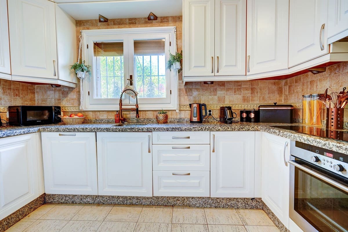 4 camera da letto Villa in vendita in Calahonda con piscina garage - 675.000 € (Rif: 8925315)