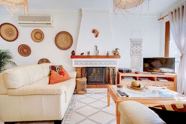 4 soverom Villa til salgs i Calahonda, Mijas med svømmebasseng garasje - € 675 000 (Ref: 8925315)