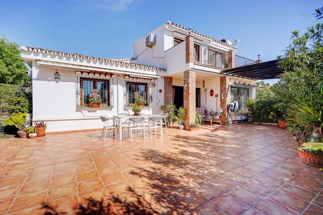 4 sypialnia Willa na sprzedaż w Calahonda, Mijas z basenem garażem - 675 000 € (Ref: 8925315)