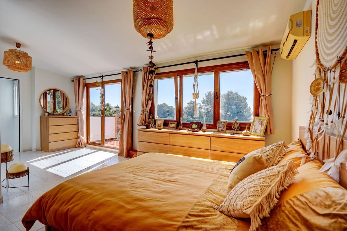 4 soverom Villa til salgs i Calahonda med svømmebasseng garasje - € 675 000 (Ref: 8925315)