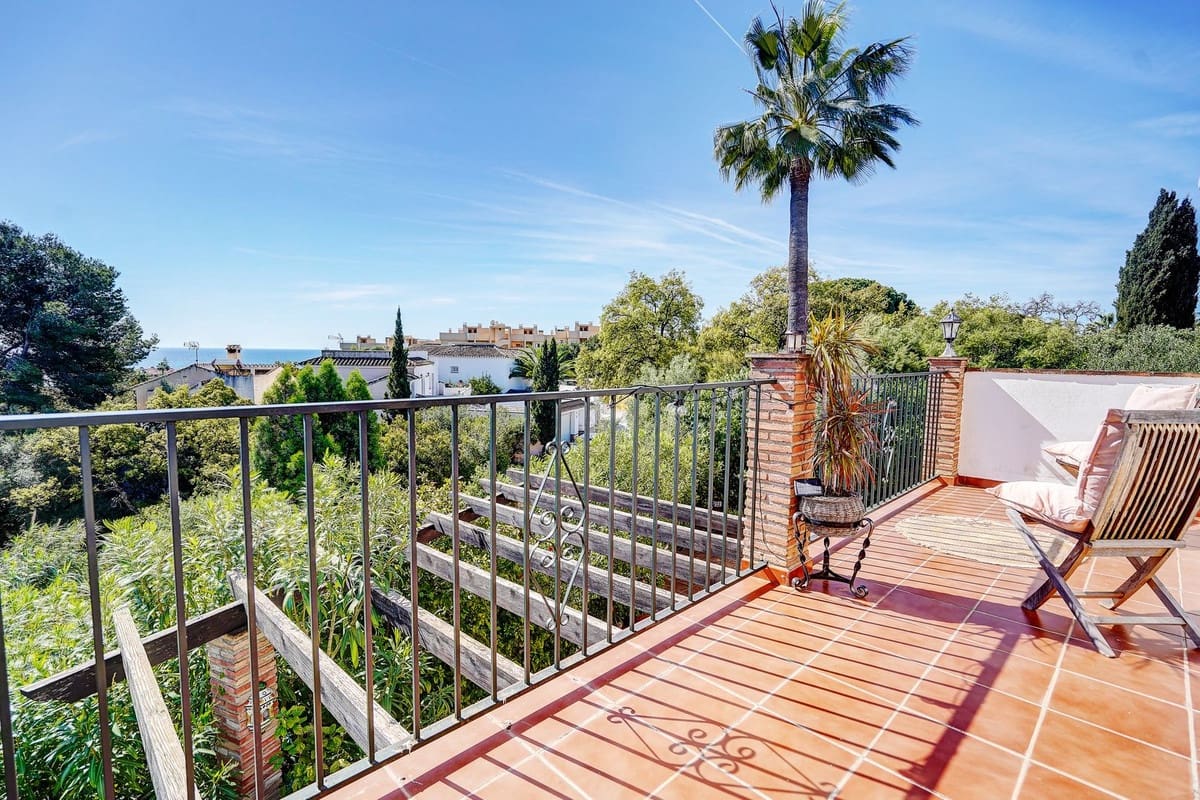 4 soverom Villa til salgs i Calahonda med svømmebasseng garasje - € 675 000 (Ref: 8925315)