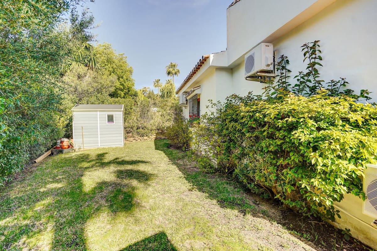 4 soverom Villa til salgs i Calahonda med svømmebasseng garasje - € 675 000 (Ref: 8925315)