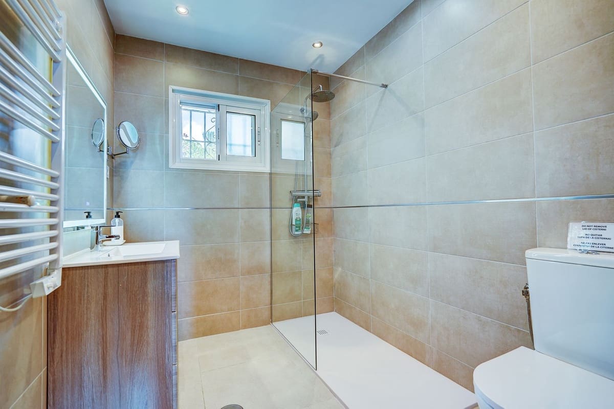 5 soverom Villa til salgs i La Capellania med svømmebasseng garasje - € 1 325 000 (Ref: 8969765)