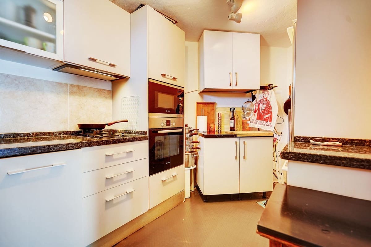 5 soverom Villa til salgs i La Capellania med svømmebasseng garasje - € 1 325 000 (Ref: 8969765)