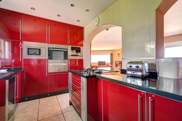 5 sypialnia Willa na sprzedaż w La Capellania, Benalmádena z basenem garażem - 1 325 000 € (Ref: 8969765)