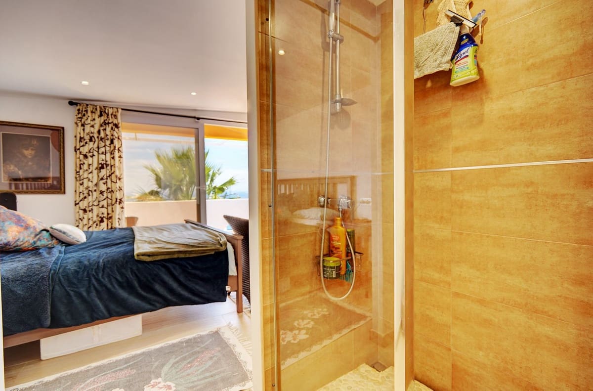 5 soverom Villa til salgs i La Capellania med svømmebasseng garasje - € 1 325 000 (Ref: 8969765)