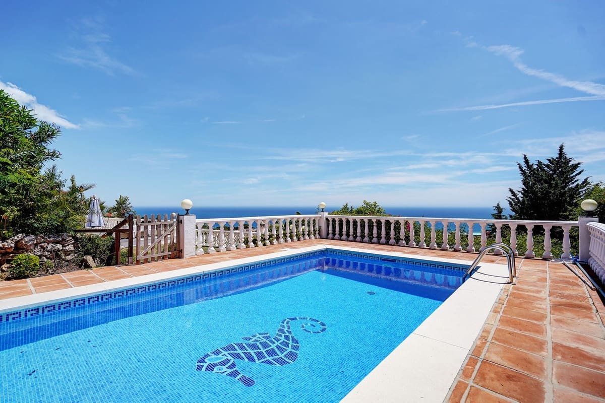 5 soverom Villa til salgs i La Capellania med svømmebasseng garasje - € 1 325 000 (Ref: 8969765)