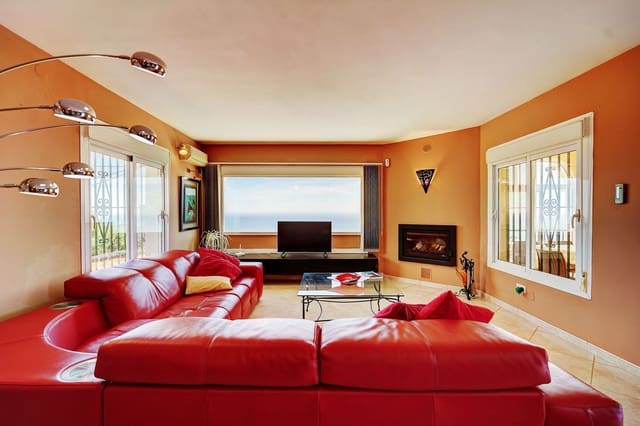 5 sypialnia Willa na sprzedaż w La Capellania, Benalmádena z basenem garażem - 1 325 000 € (Ref: 8969765)