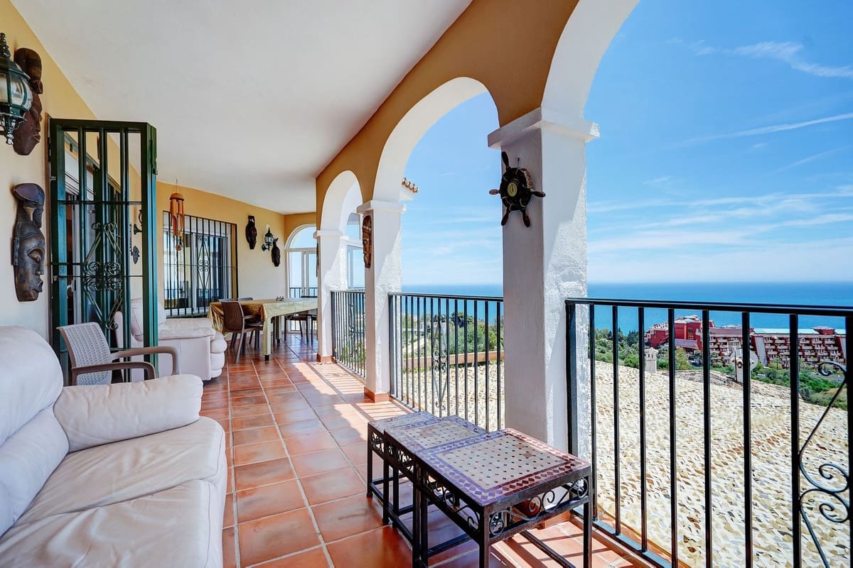 5 soverom Villa til salgs i La Capellania med svømmebasseng garasje - € 1 325 000 (Ref: 8969765)