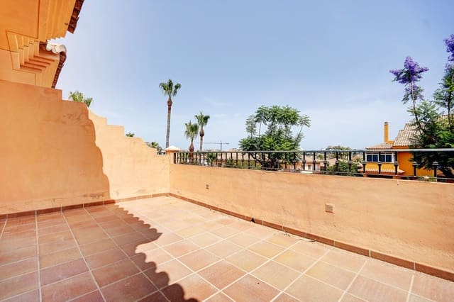 3 chambre Villa/Maison Semi-Mitoyenne à vendre à Riviera del Sol, Mijas avec piscine garage - 460 000 € (Ref: 9077481)