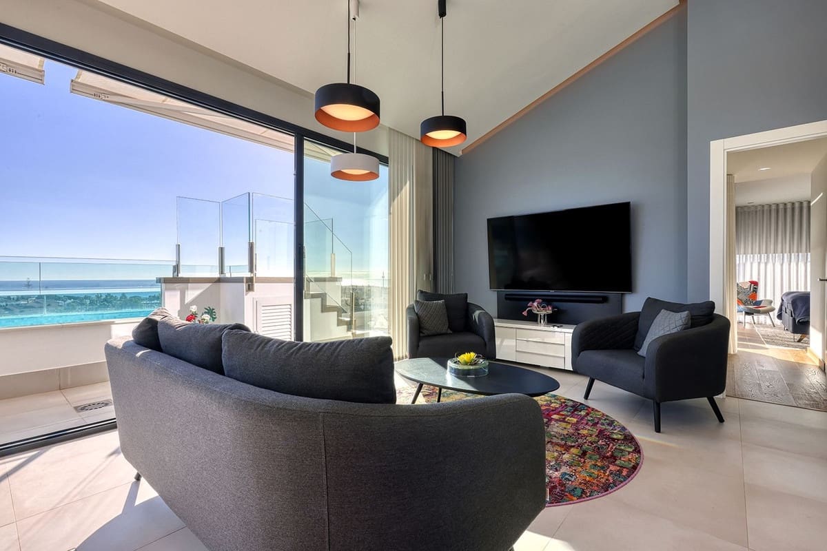 5 bedroom Apartment for sale in Mijas Costa with pool garage - € 3,300,000 (Ref: 9133462)