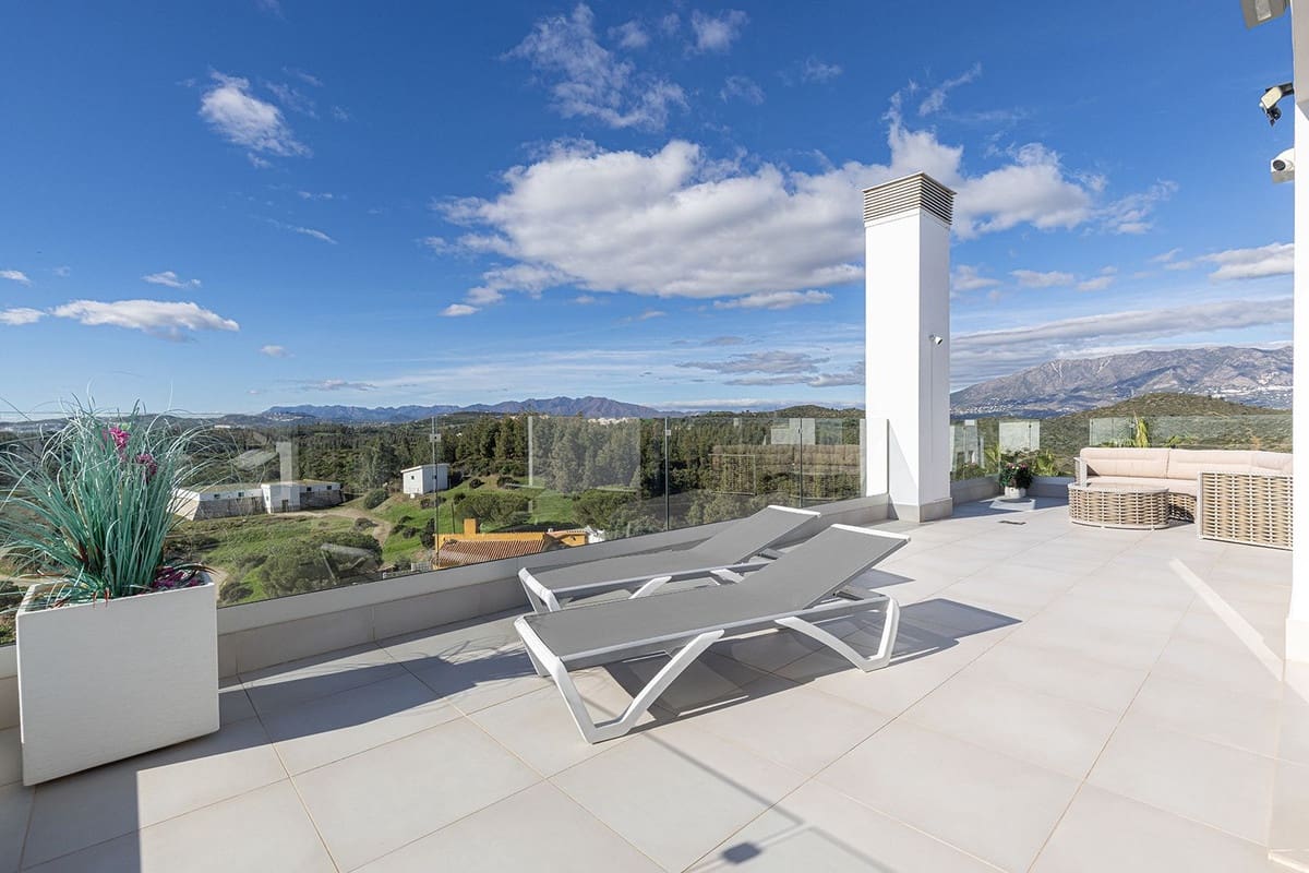 5 bedroom Apartment for sale in Mijas Costa with pool garage - € 3,300,000 (Ref: 9133462)