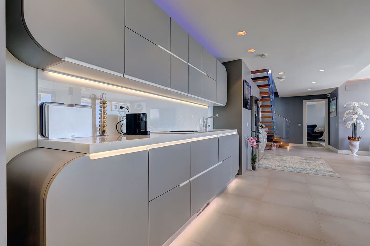 5 bedroom Apartment for sale in Mijas Costa with pool garage - € 3,300,000 (Ref: 9133462)