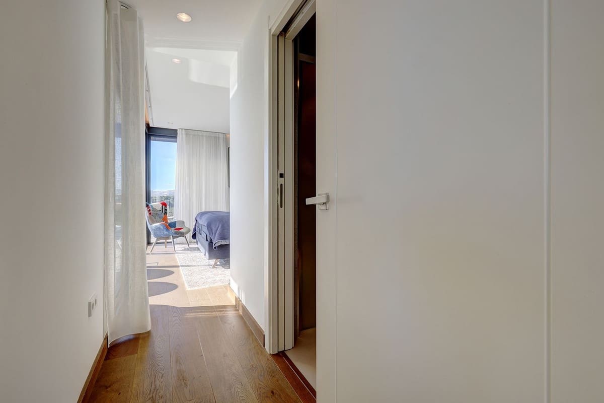 5 bedroom Apartment for sale in Mijas Costa with pool garage - € 3,300,000 (Ref: 9133462)