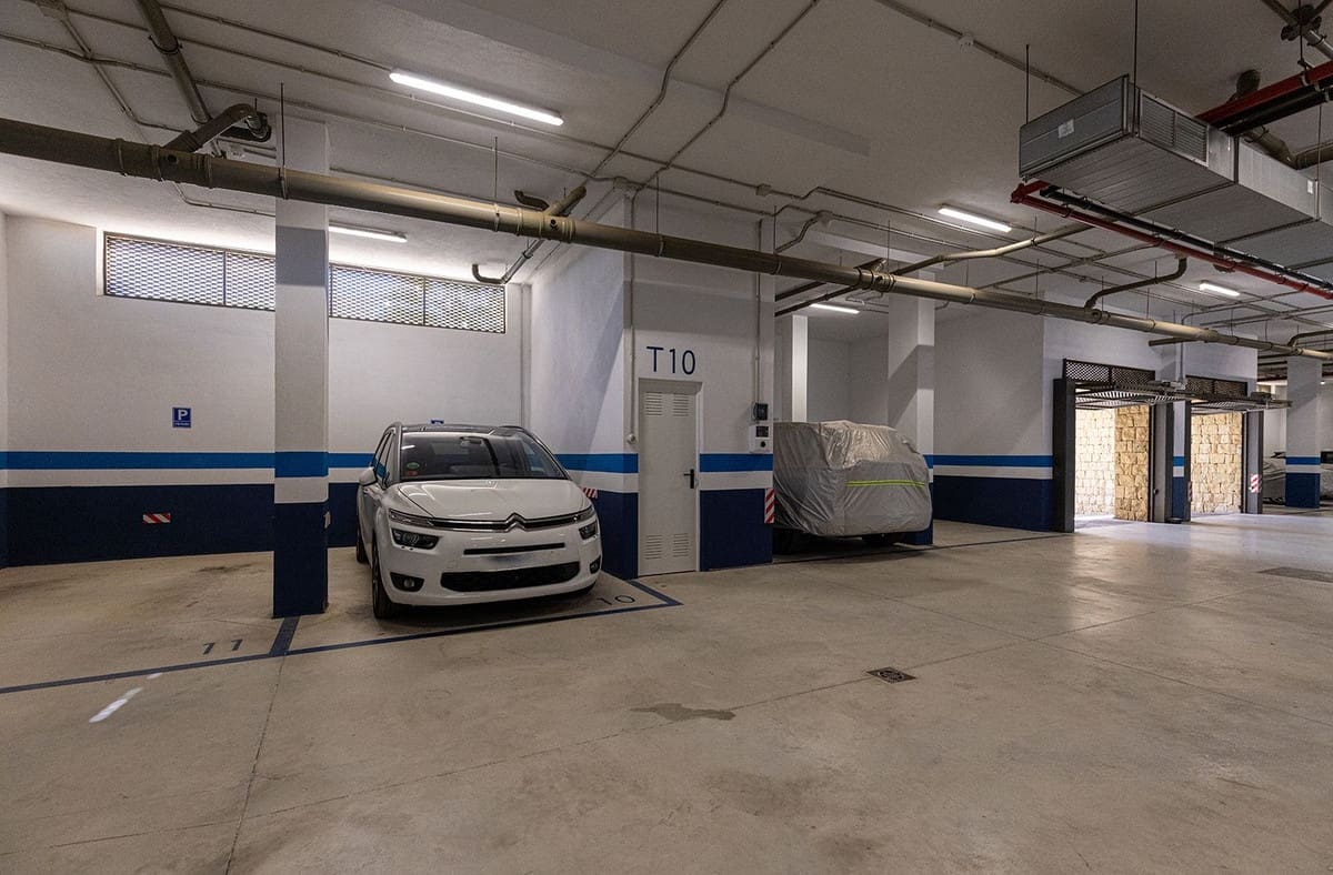 5 bedroom Apartment for sale in Mijas Costa with pool garage - € 3,300,000 (Ref: 9133462)