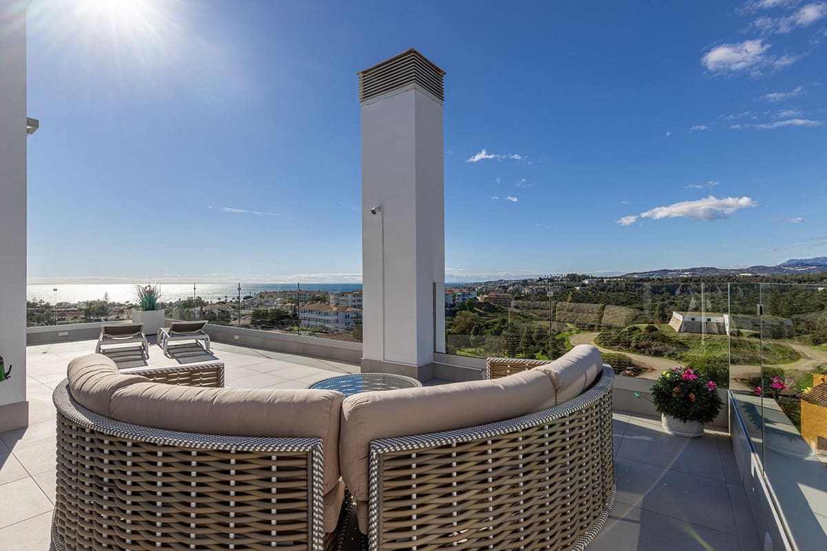 5 bedroom Apartment for sale in Mijas Costa with pool garage - € 3,300,000 (Ref: 9133462)