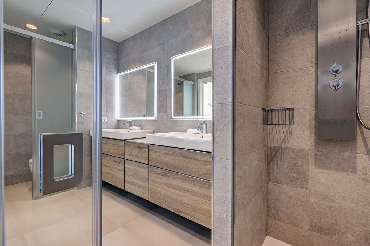 5 bedroom Apartment for sale in Mijas Costa with pool garage - € 3,300,000 (Ref: 9133462)