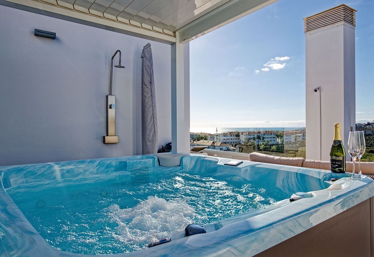 5 bedroom Apartment for sale in Mijas Costa with pool garage - € 3,300,000 (Ref: 9133462)