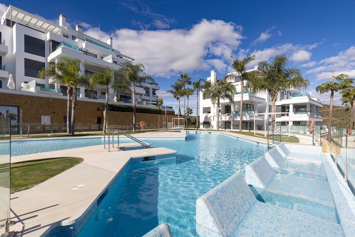 5 bedroom Apartment for sale in Mijas Costa with pool garage - € 3,300,000 (Ref: 9133462)