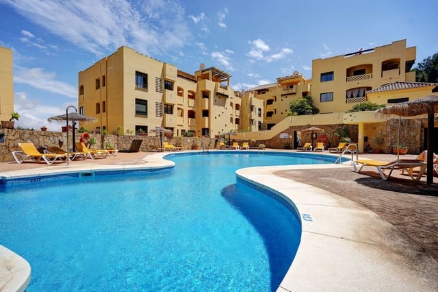 Ático de 2 habitaciones en La Cala de Mijas, Mijas en venta con piscina garaje - 375.000 € (Ref: 9279673)