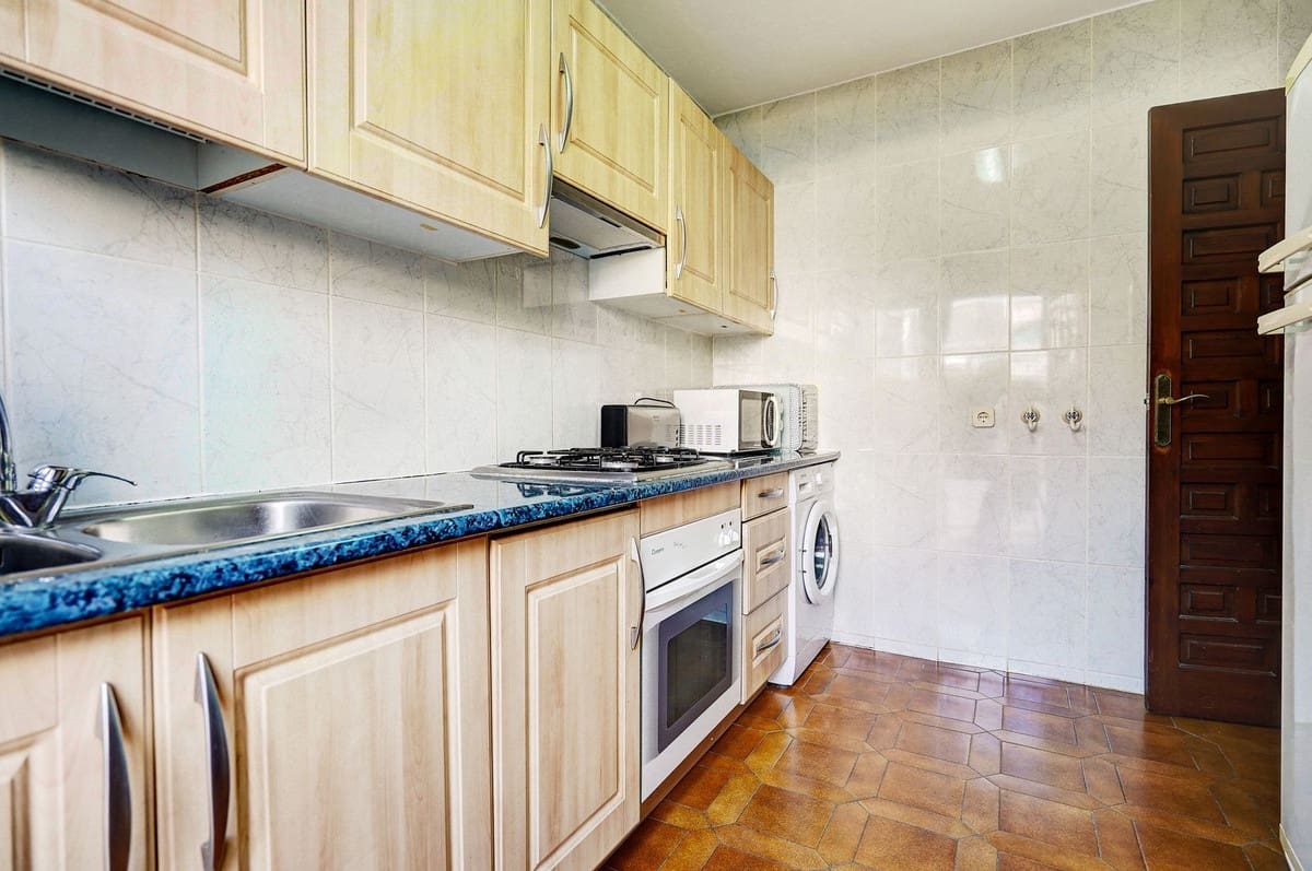 2 soverom Hus til salgs i Marbella med svømmebasseng garasje - € 325 000 (Ref: 9331780)