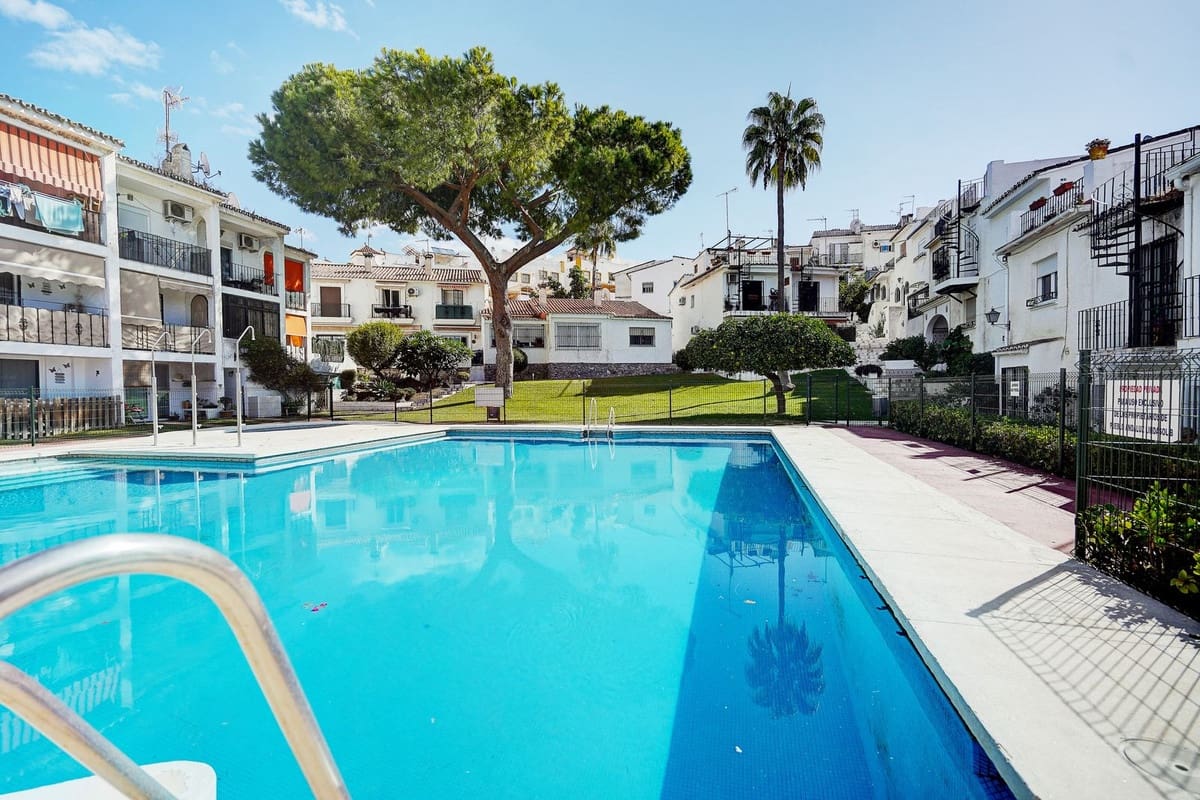 2 soverom Hus til salgs i Marbella med svømmebasseng garasje - € 325 000 (Ref: 9331780)