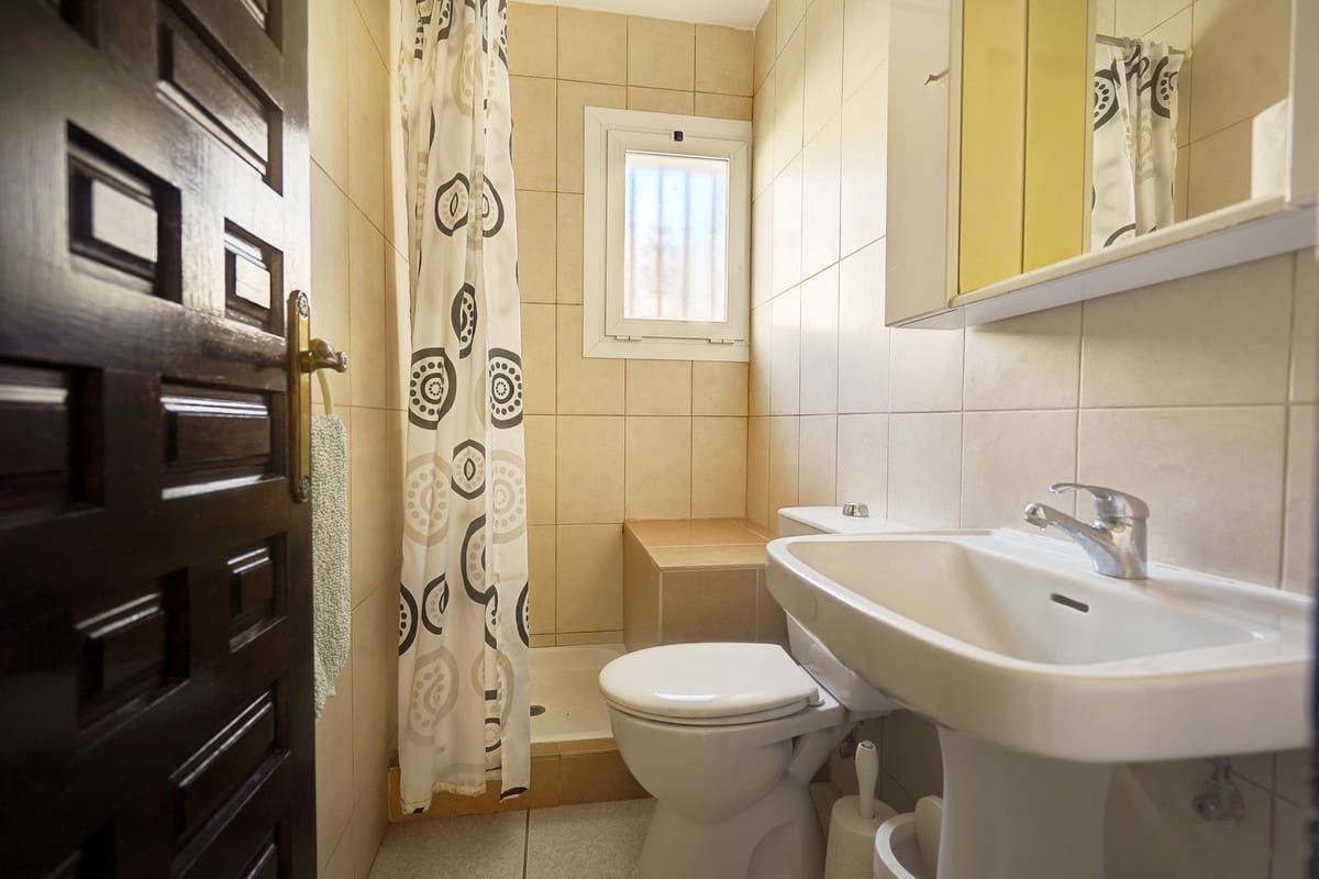 2 bedroom Townhouse for sale in Marbella with pool garage - € 325,000 (Ref: 9331780)