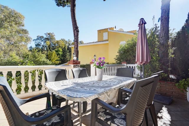 Chalet de 3 habitaciones en Calahonda, Mijas en venta con piscina garaje - 650.000 € (Ref: 9519282)