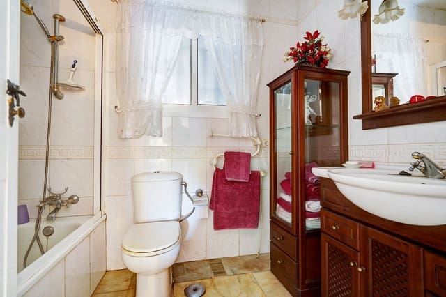 3 slaapkamer Villa te koop in Calahonda, Mijas met zwembad garage - € 650.000 (Ref: 9519282)