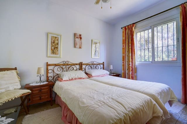 3 slaapkamer Villa te koop in Calahonda, Mijas met zwembad garage - € 650.000 (Ref: 9519282)