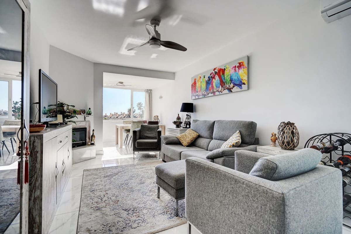 2 bedroom Townhouse for sale in Calahonda with pool garage - € 385,000 (Ref: 9618706)