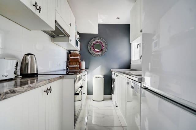 2 soverom Hus til salgs i Calahonda, Mijas med svømmebasseng garasje - € 385 000 (Ref: 9618706)